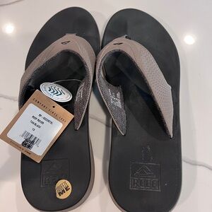 Reef Rover Black and Tan Sandals- New